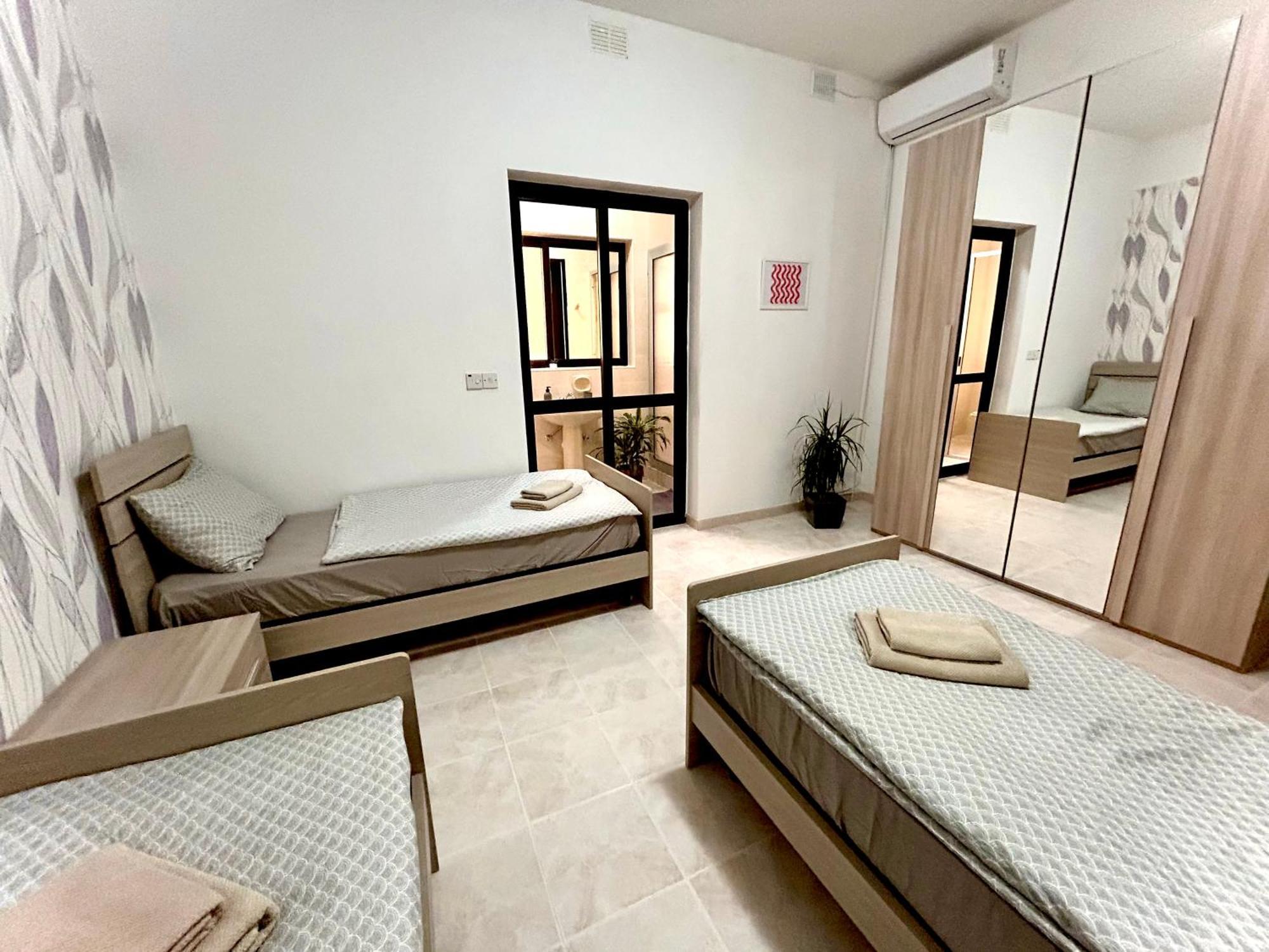 Arzella Apartments Xlendi Stylish Stay Near Beach Local Eats Exterior foto